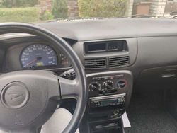 Silber Gebraucht 2004 Daihatsu Cuore Kleinwagen | 700 €