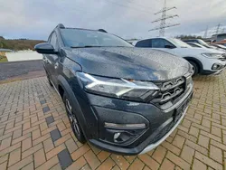 Grau "comete" Gebraucht 2022 Dacia Sandero Comfort Kleinwagen | 15.900 € (Fairer Preis)