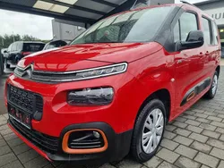Rot Gebraucht 2018 Citroën Berlingo XTR Van / Kleinbus | 11.990 € (Etwas zu teuer)