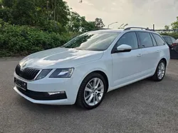 Moonweiss metallic Gebraucht 2019 Skoda Octavia Kombi | 9.490 € (Superpreis)
