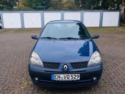 Blau Gebraucht 2003 Renault Clio II Kleinwagen | 1.500 € (Fairer Preis)