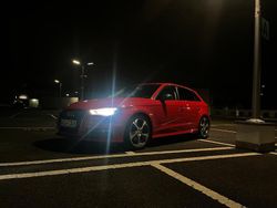 Rot Gebraucht 2015 Audi A3 Sportback Kleinwagen | 13.000 € (Etwas zu teuer)