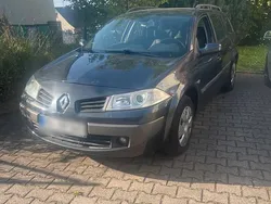 Grau Gebraucht 2006 Renault Mégane II Kombi | 1.700 €