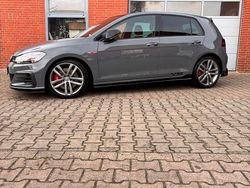 Grau Gebraucht 2019 VW Golf VII GTI Limousine | 29.800 € (Etwas zu teuer)