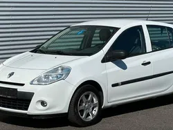 Weiß Gebraucht 2009 Renault Clio III Kleinwagen | 3.300 € (Fairer Preis)