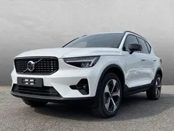 Weiss Gebraucht 2024 Volvo XC40 Plus SUV | 43.880 € (Teuer)