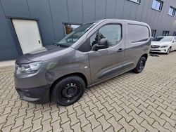 Grau Gebraucht 2021 Toyota Proace City City Van / Kleinbus | 10.900 €