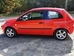 Rot Gebraucht 2005 Ford Fiesta Ambiente Kleinwagen | 750 € (Guter Preis)