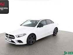 Weiss Gebraucht 2021 Mercedes A180 AMG Limousine | 27.380 € (Guter Preis)