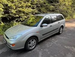Silber Gebraucht 2000 Ford Focus Kombi | 1.100 € (Fairer Preis)