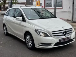 Weiß Gebraucht 2012 Mercedes B200 Van / Kleinbus | 8.980 € (Fairer Preis)