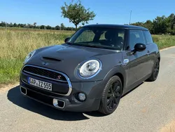 Grau Gebraucht 2018 Mini Cooper SD Kleinwagen | 18.800 € (Etwas zu teuer)