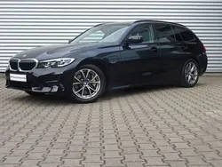 Schwarz uni Gebraucht 2022 BMW 330e Sport Line Kombi | 29.899 € (Superpreis)