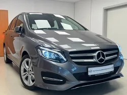 Grau Gebraucht 2017 Mercedes B200 Urban Van / Kleinbus | 16.970 € (Fairer Preis)