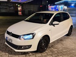 Weiß Gebraucht 2014 VW Polo Life Kleinwagen | 5.900 € (Fairer Preis)