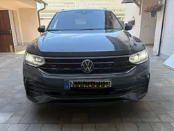 Grau Gebraucht 2023 VW Tiguan R-line SUV | 39.950 € (Etwas zu teuer)