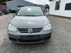 Grau Gebraucht 2006 VW Golf V Limousine | 3.200 € (Etwas zu teuer)