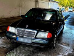 Schwarz Gebraucht 1999 Mercedes C180 Limousine | 2.600 € (Guter Preis)