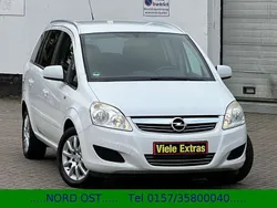 Weiß Gebraucht 2009 Opel Zafira Edition Van / Kleinbus | 4.890 € (Teuer)