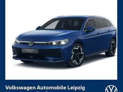 Blau Gebraucht 2024 VW Passat R-line Kombi | 43.830 €