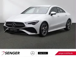 Weiß Gebraucht 2024 Mercedes CLA200 AMG line Limousine | 38.440 € (Etwas zu teuer)