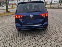 Blau Gebraucht 2017 VW Touran Van / Kleinbus | 14.800 € (Teuer)