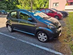 Grau Gebraucht 2011 Toyota Aygo Cool Kleinwagen | 2.500 € (Fairer Preis)