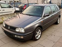 Grau Gebraucht 1994 VW Golf Limousine | 3.650 €