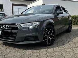 Grau Gebraucht 2019 Audi A3 Sportback Sport Limousine | 13.890 € (Superpreis)
