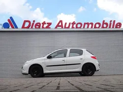Weiss (metallic) Gebraucht 2011 Peugeot 206+ Kleinwagen | 4.400 € (Etwas zu teuer)