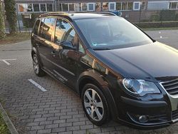 Schwarz Gebraucht 2007 VW Touran Cross Van / Kleinbus | 6.900 € (Etwas zu teuer)