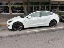 Weiß Gebraucht 2019 Tesla Model 3 Limousine | 28.900 € (Etwas zu teuer)