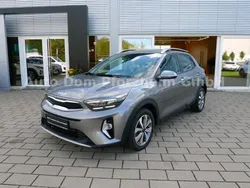 Astrograu met. (m7g) Gebraucht 2024 Kia Stonic Vision SUV | 20.490 € (Fairer Preis)