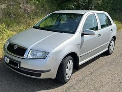 Silber Gebraucht 2002 Skoda Fabia Comfort Limousine | 999 € (Fairer Preis)