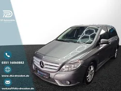 Grau Gebraucht 2012 Mercedes B180 Van / Kleinbus | 11.870 € (Fairer Preis)
