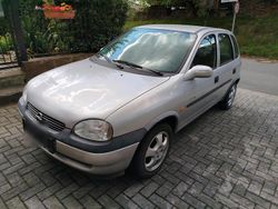 Silber Gebraucht 1999 Opel Corsa Kombi | 900 € (Fairer Preis)