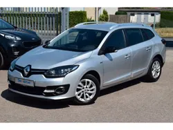 Grau Gebraucht 2016 Renault Mégane GrandTour LIMITED Kombi | 6.490 € (Guter Preis)