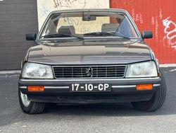 Grau Gebraucht 1985 Peugeot 505 Limousine | 6.900 €