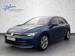 Blau Gebraucht 2024 VW Golf VIII Style Limousine | 37.490 €