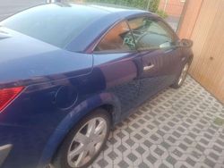 Blau Gebraucht 2004 Renault Mégane Cabriolet Dynamique Cabrio | 1.300 € (Fairer Preis)