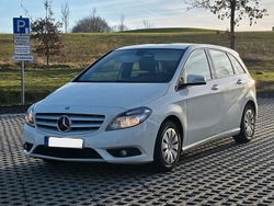 Weiß Gebraucht 2012 Mercedes B180 Edition 1 Van / Kleinbus | 4.500 € (Teuer)