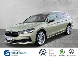 Ice tea yellow metallic met. Gebraucht 2024 Skoda Superb LAURIN & KLEMENT Kombi | 39.800 € (Fairer Preis)