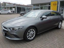 Grau Gebraucht 2019 Mercedes CLA180 Shooting Brake Kombi | 24.390 € (Fairer Preis)