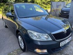 Grau Gebraucht 2009 Skoda Octavia Ambiente Kombi | 6.450 € (Etwas zu teuer)