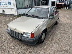 Gold Gebraucht 1988 Opel Kadett Limousine | 1.800 €