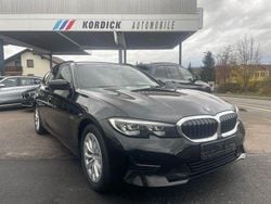 Schwarz ii uni (668) Gebraucht 2022 BMW 320 Shadowline Kombi | 24.900 € (Guter Preis)