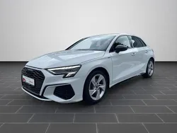 Gletscherweiß metallic Gebraucht 2023 Audi A3 S-Line Limousine | 33.350 € (Guter Preis)