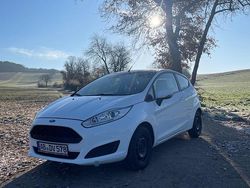 Weiß Gebraucht 2016 Ford Fiesta Kleinwagen | 5.650 €