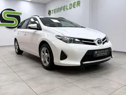 Weiß Gebraucht 2015 Toyota Auris Touring Sports Comfort Kombi | 12.490 € (Fairer Preis)