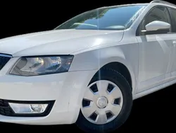 Weiß Gebraucht 2014 Skoda Octavia Ambition Kombi | 6.990 € (Fairer Preis)